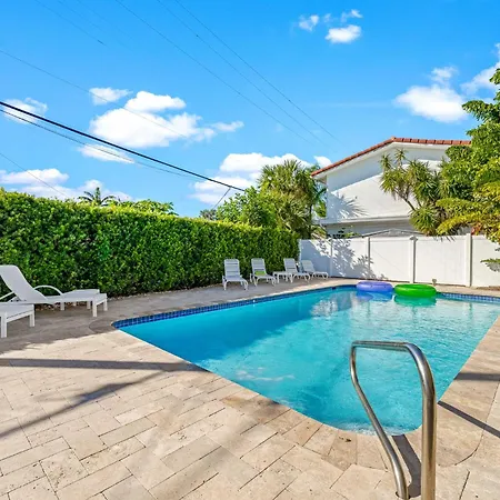 Wonderful 3Br Steps To The Beach Wheated Pool